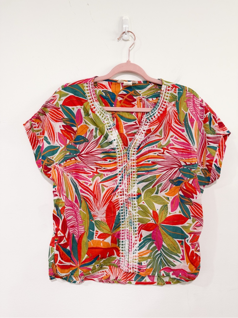 C&C California Tropical Floral Short Sleeve Coastal Beach Blouse Size Medium